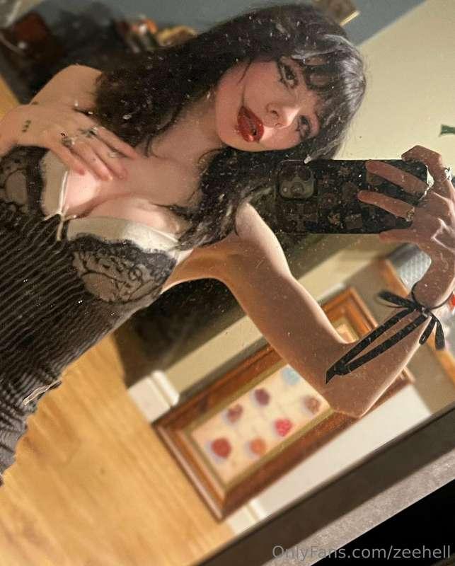 happy halloween 🍿🔪🎪🕷️