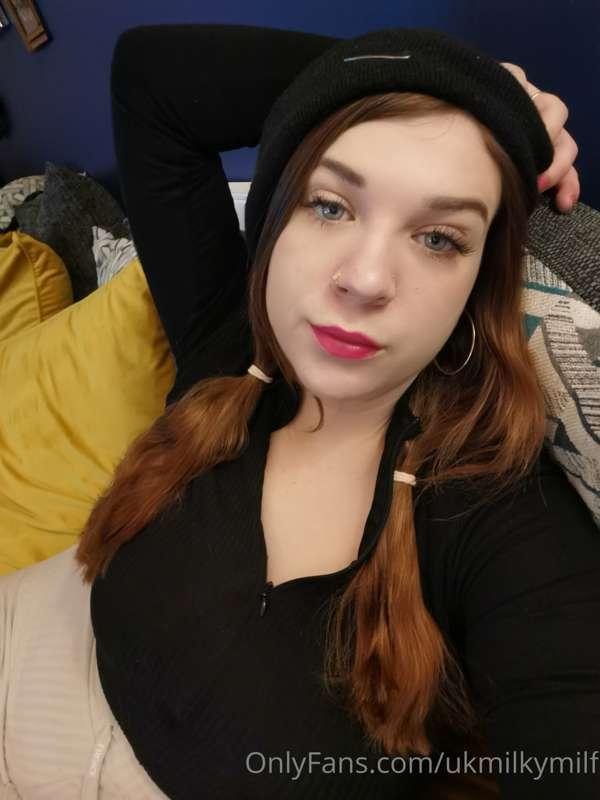 hey everyone 😁😁 How's your weekend been??? I'm working today..