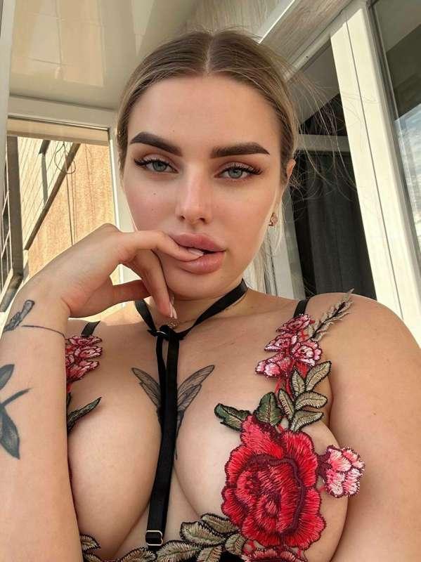 Wanna cum on my boobs or on my lips?💦💦