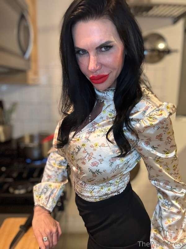 m o m m y wants to rate your cock on @thepiperpress 