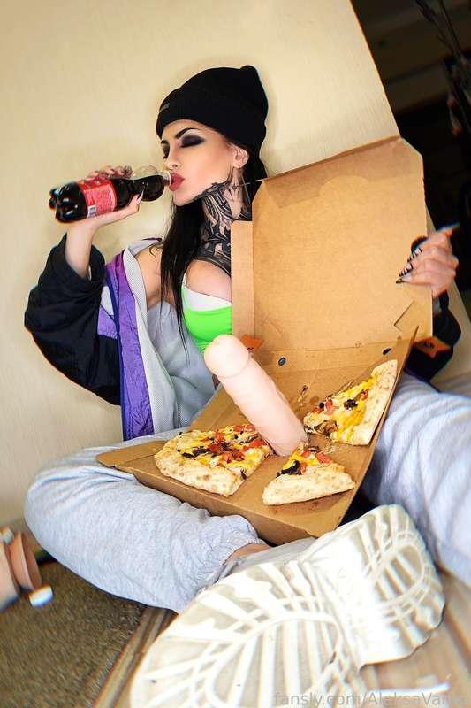 So it’s time to get together with each other, maybe we should actually order this delicious pizza? BUT WHAT IS THAT IN THE MIDDLE OF THE PIZZA?🥵🥵🥵 



#fyp #alt #goth #bigtits #tattoos #strapon #domme #mommy #pegging #horny