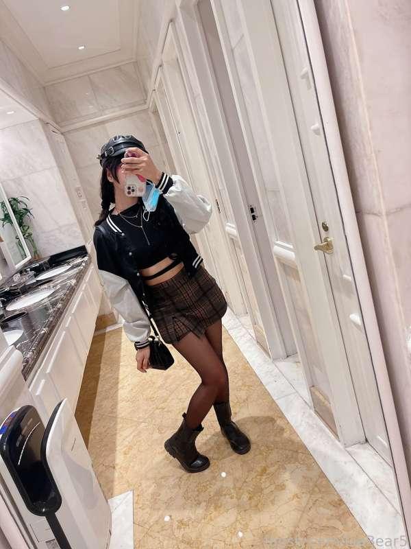 I’m starting to be gutsier and do more public lewds. Give me more courage 🥲