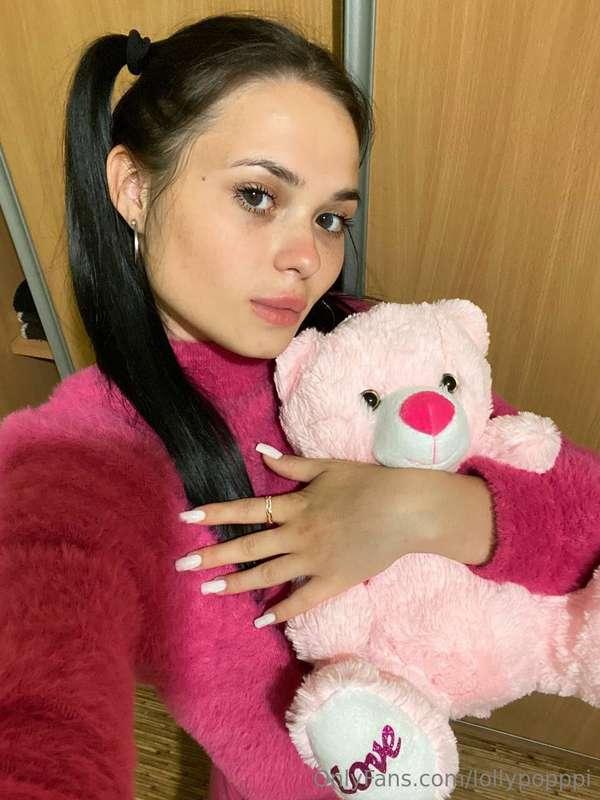 Hugging the bear, not you...😥
How's your week going?