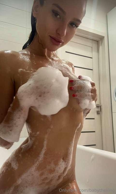 Heeey 😈💦 do you want to remove this foam and watch how my bo..