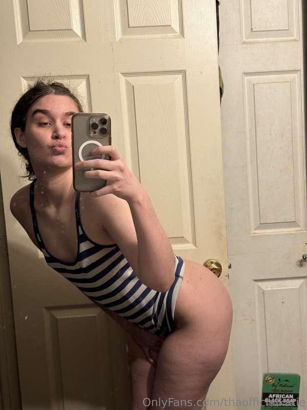 Soo... is anyone gonna spank me? 😈