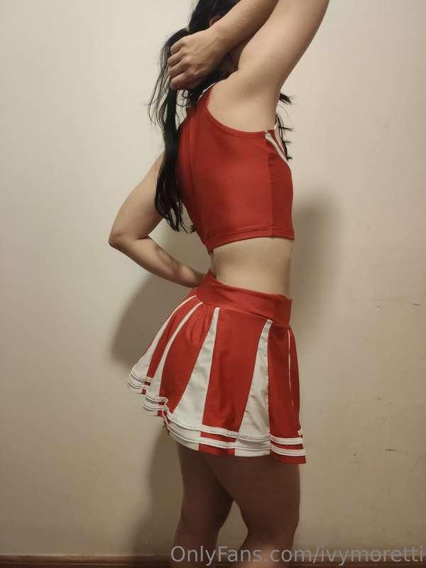 who wanted a cheerleader?

😏🎃👻🍬