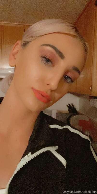 I was used as a lil cum dumpster last night 😈
