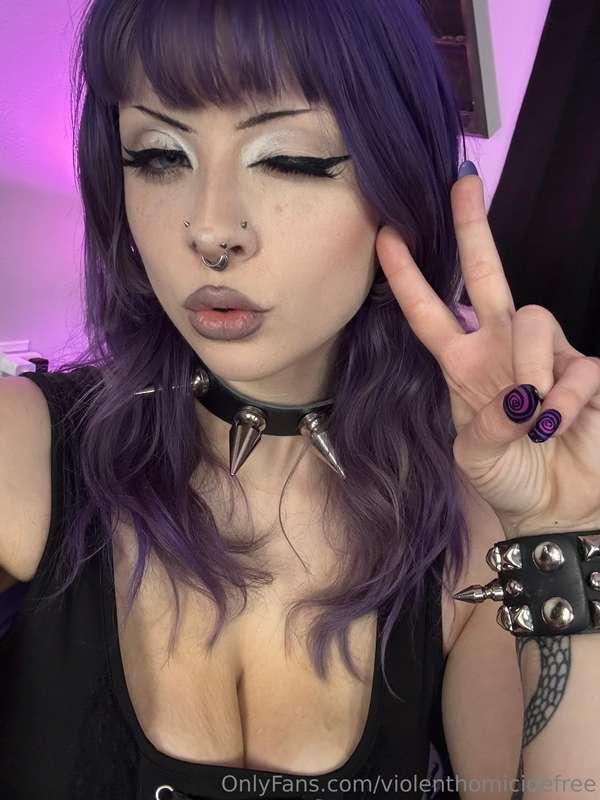 peace sign up, pants almost down 😌✌️