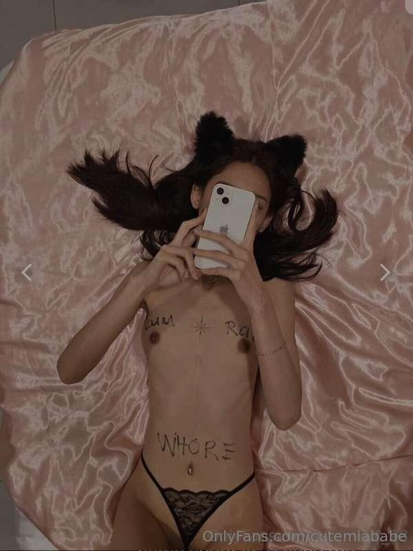 Hi Babes,

I would like to introduce my lovely friend @kitty..