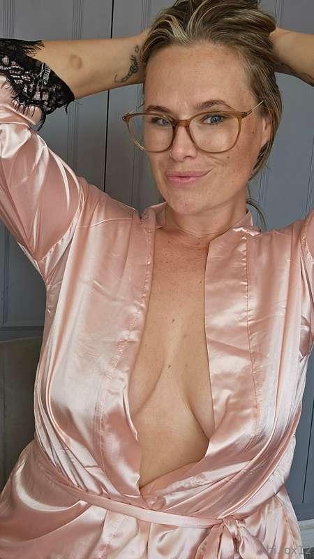 😈