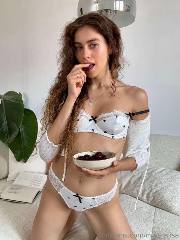 Would you choose cherries or my two cherries?😘