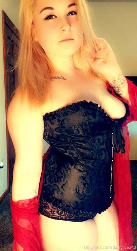 😈