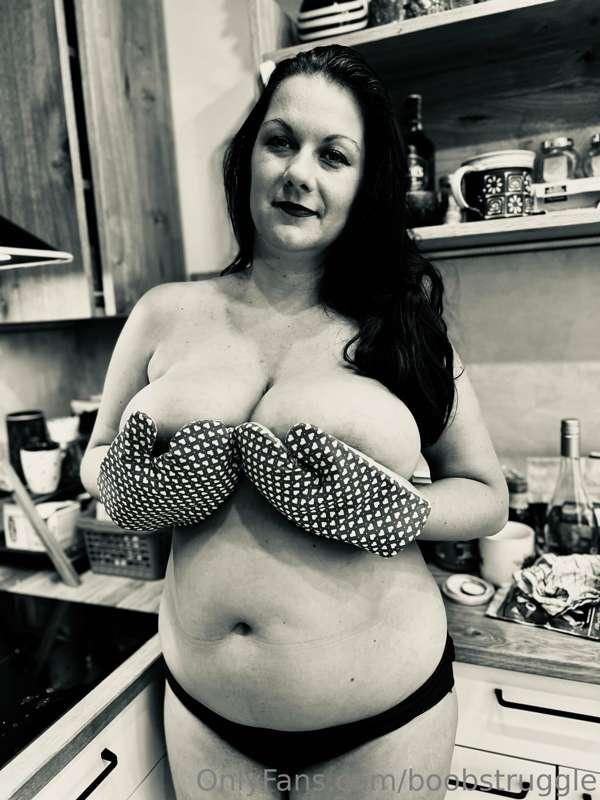 boobstruggle image #2