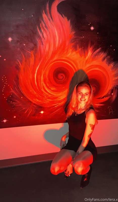 Happy Hump Day Everyone! ✋ 
Here is a little sketch I made t..