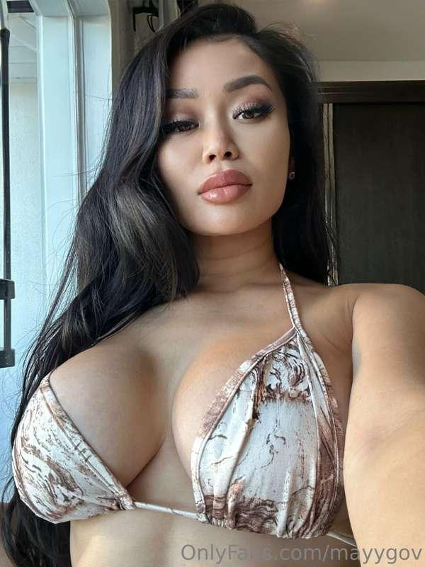my eyes are up here ;)