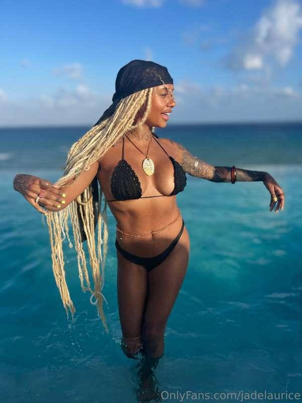 Your water girl 💦