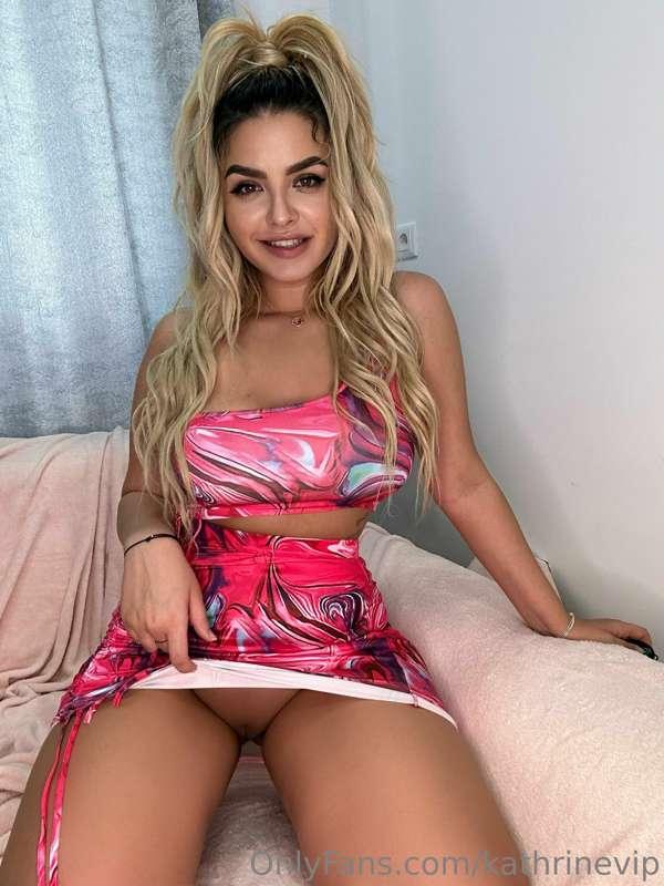 Tip me $10 and i’ll show you what naughtiness i’m up to righ..