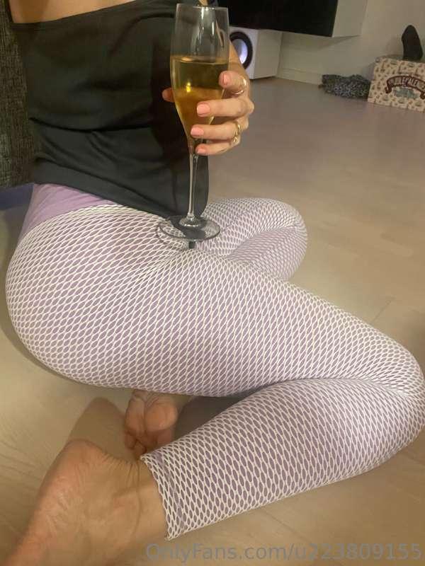 Champagne and friday - whats not to like 🥂💋💋