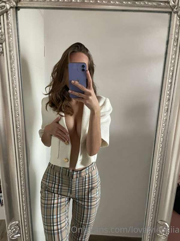 trip to Paris today 😇 for you without a bra 😘