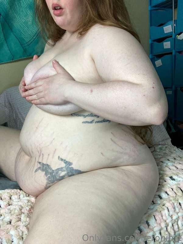 Hey hey cuties I’m about to post a cute little donut feeding..