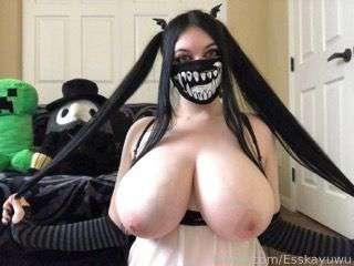 esskayuwu image #3
