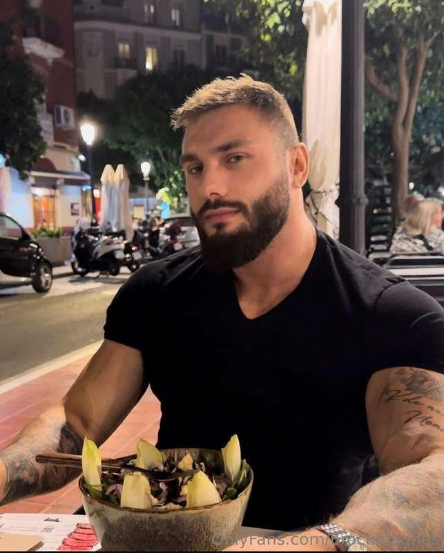 Debating a new style! Should I embrace the mustache or stick..