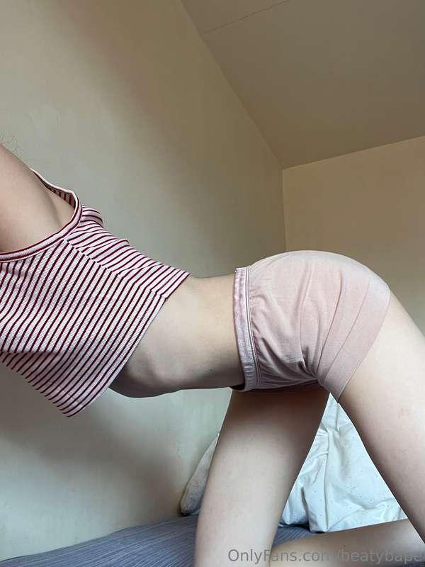 Do you like the view from behind?🍑