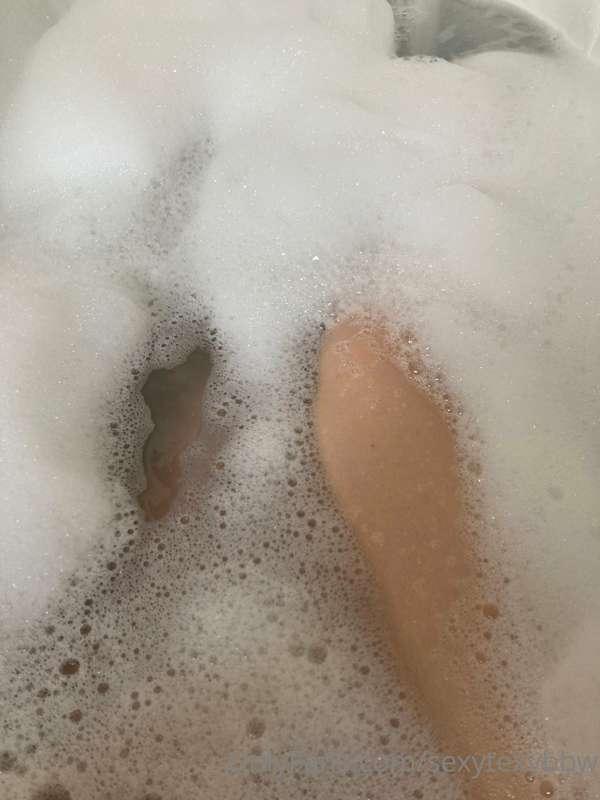 Someone is welcome join me in my bubble bath 🛀🏾   The bubble..