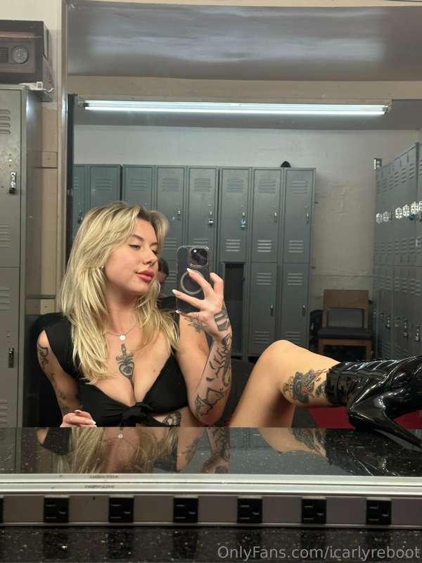 i’m 6’3 in these shoes and i love it! 
also guys i just want..