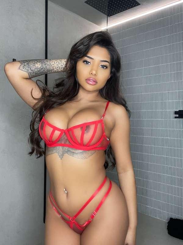 would u take me in your arms or throw me on the bed??🙈