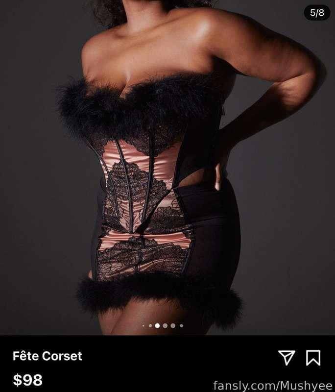 Whoever sends me $310 dollars will get the most spoiled, sexy, kinky set I’ve ever done personally in their DMs and only them. I would feel way too confident in this and have no choice. PLEASE OH MY GOD 🥺🖤