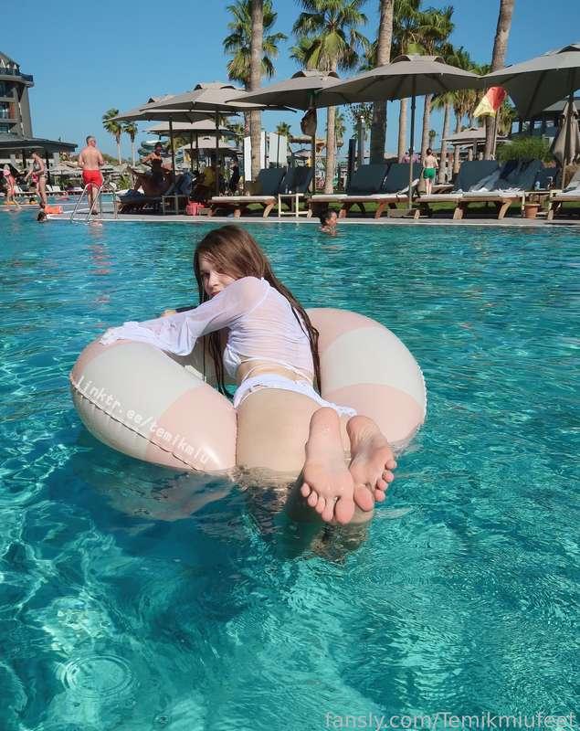temikmiufeet image #2