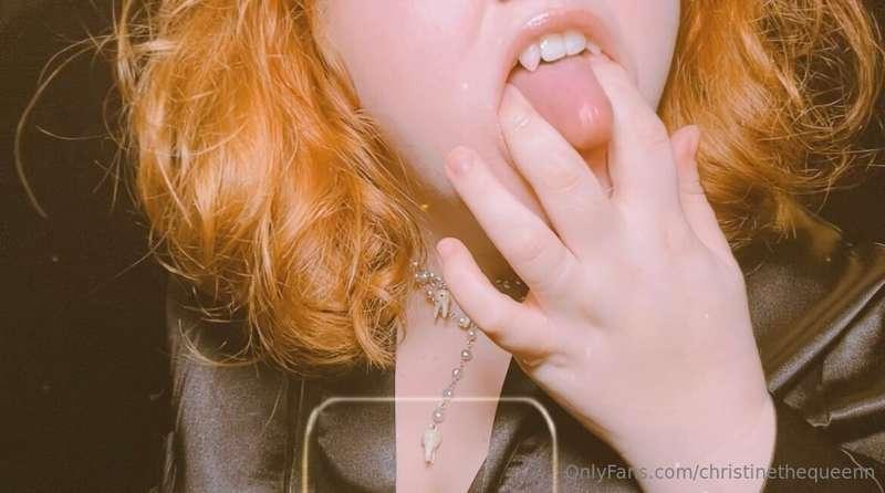 Would you brave playing with my mouth?👄 