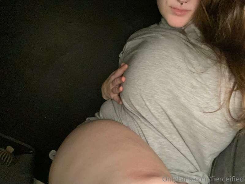 boobie spam 🤭 also idk what to do with all this ass, I’m so ..