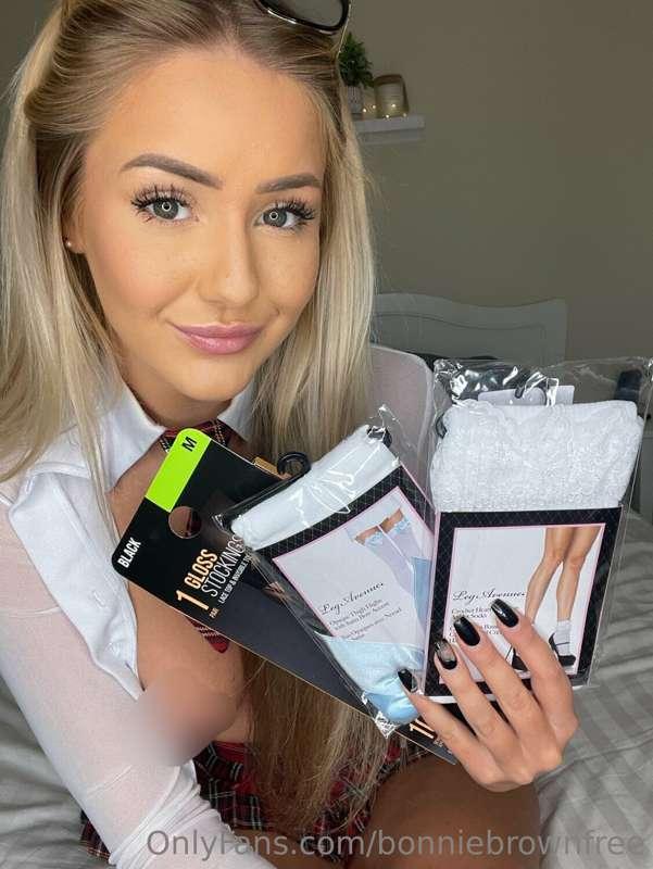 ***SOCK & STOCKINGS TRY ON*** 🦶🏼❤️🫶🏼 I tried on these sexy b..