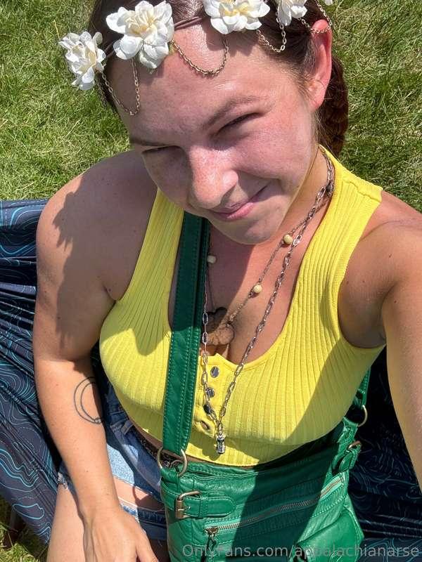 Face, feet, or ass ? 🌞