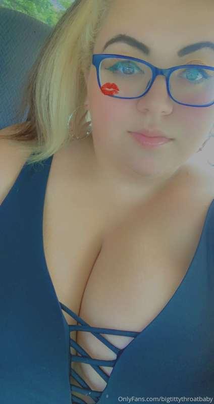 FOLLOW MY NEW PAID PAGE 
Onlyfans.com/bigtittythroatbabypaid..