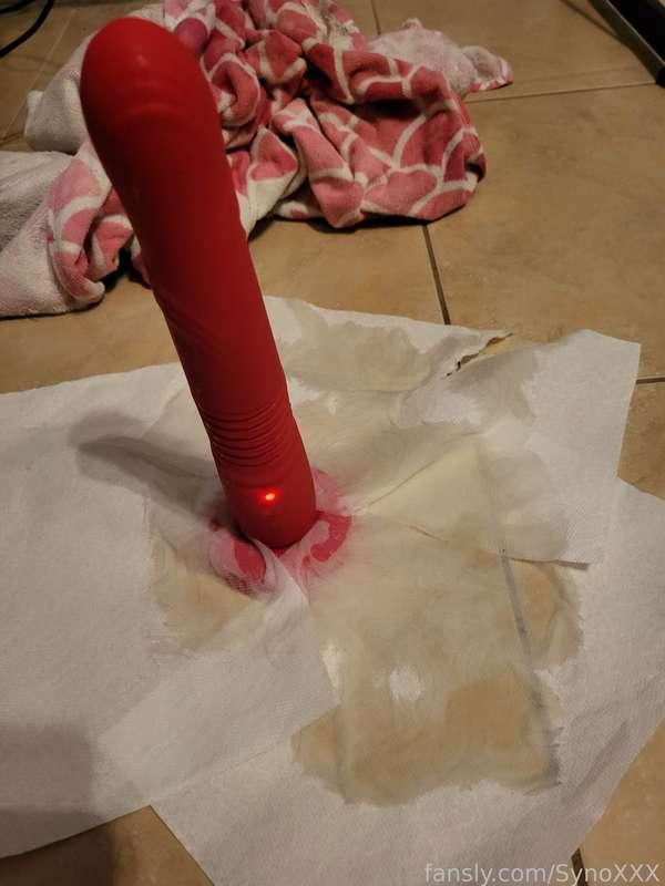 Want to know how hard I can squirt? Come check out my stream! Luve now!!