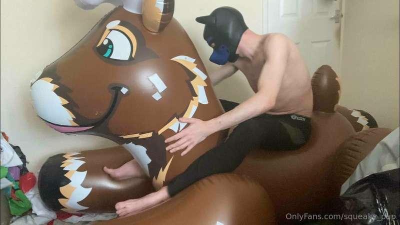 A very large reindeer UwU