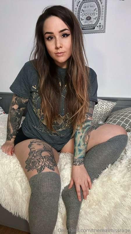 15th of dec who of you likes overknees? asking for a friend...