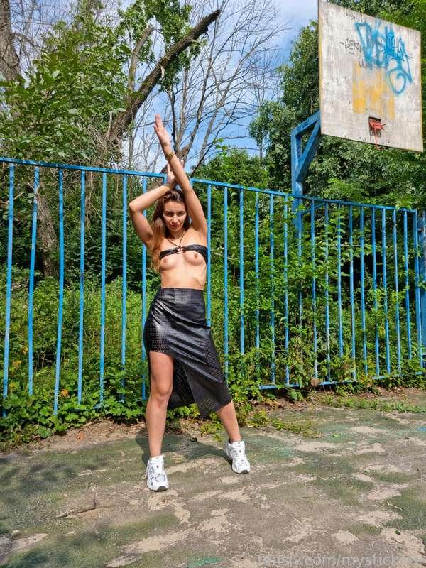 Spotted flashing on public again 😋

#fyp #flashing #tits #public #underboobs #nipples #fit #tall #tanned #young #street #beautiful #cute #slut #hot