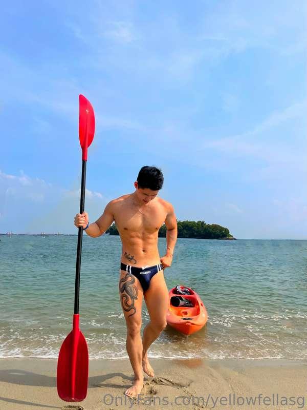 yellowfellasg image #0