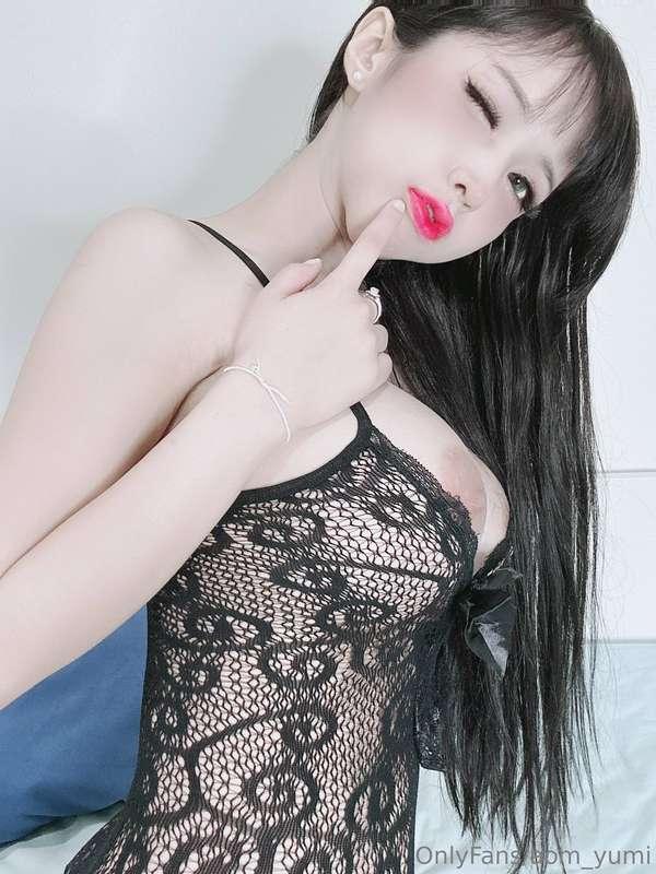 Would you kiss me before sleeping tonight 😘