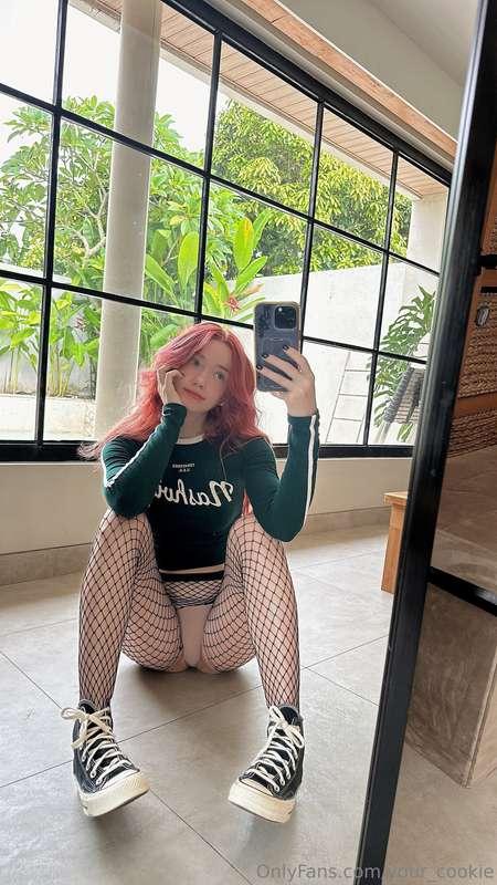 sometimes I think mesh tights look super sexy, don't you?