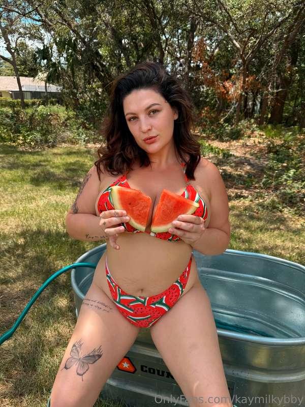 Do you like my melons? 🍉 