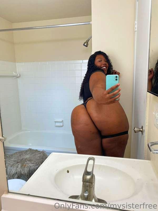 Just send a free naked screenshot to you from my VIP PAGE @t..