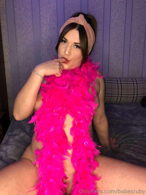 Kiss my lips and make me feel loved..you know which lips I m..