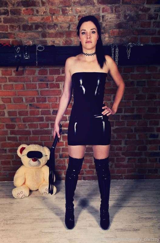 Sexy in Lack und Leder
#leather #highheels #fetish