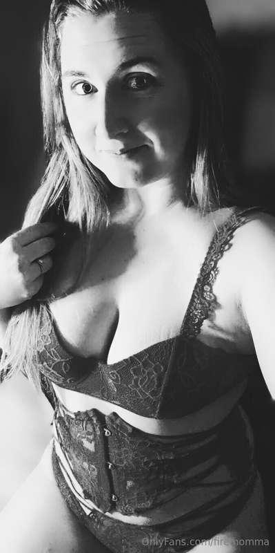 I hope you have an amazing Monday!Feel free to use me as an ..