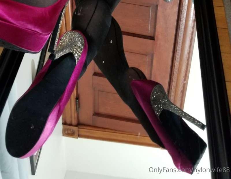Black back seam stockings,  pink velvet heels, pearls, sexy ..
